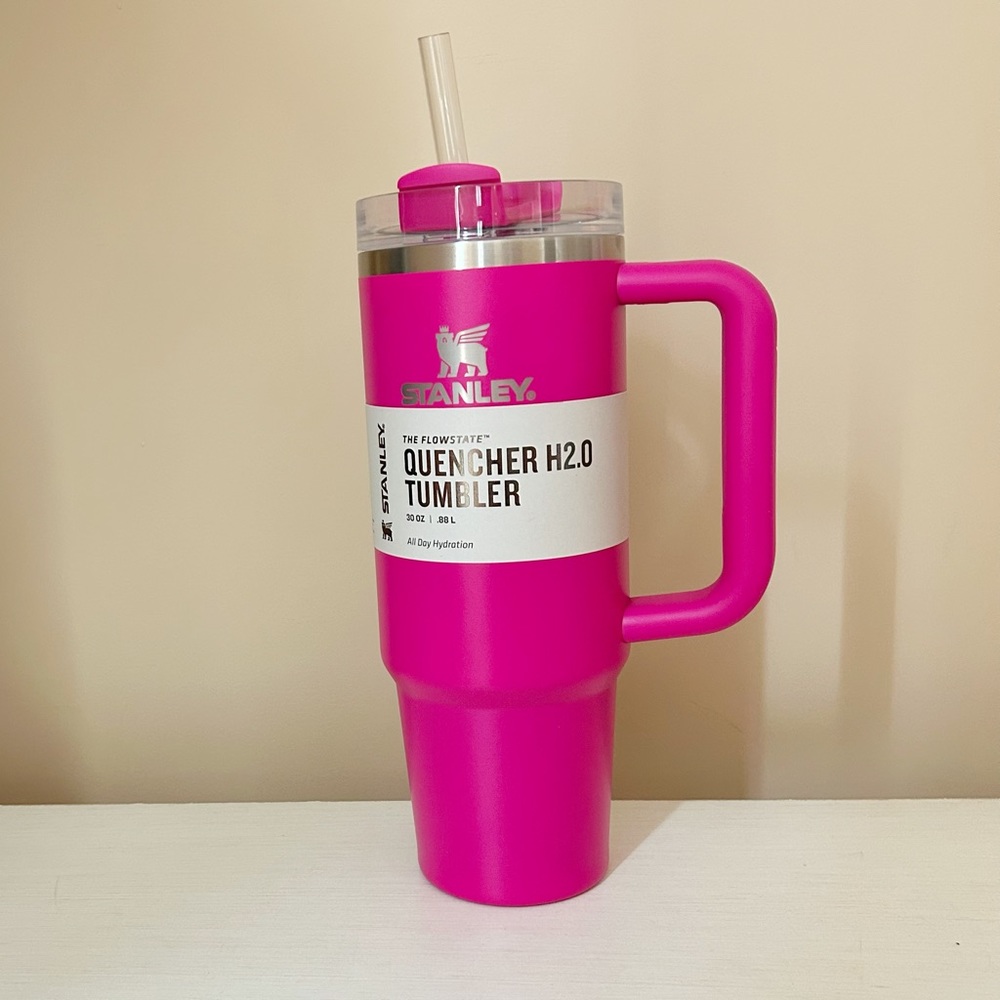 Stanley Hot Pink Tumbler 30 oz Quencher H2.0 Flowstate Tumbler NWT